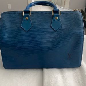 AUTHENTIC LOUIS VUITTON EPI BLUE 25